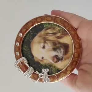 Round pet photo frame